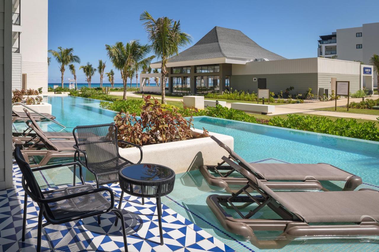 Hotel Ocean Eden Bay (Adults Only) Spring Rises Zewnętrze zdjęcie The pool at the Hard Rock Hotel in Cancun
