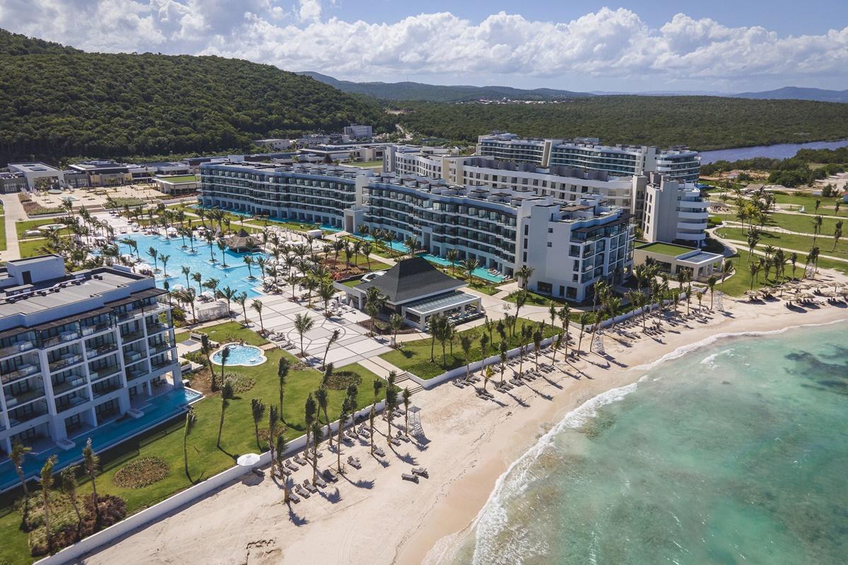 Hotel Ocean Eden Bay (Adults Only) Spring Rises Zewnętrze zdjęcie Hard Rock Hotel in Montego Bay, Jamaica