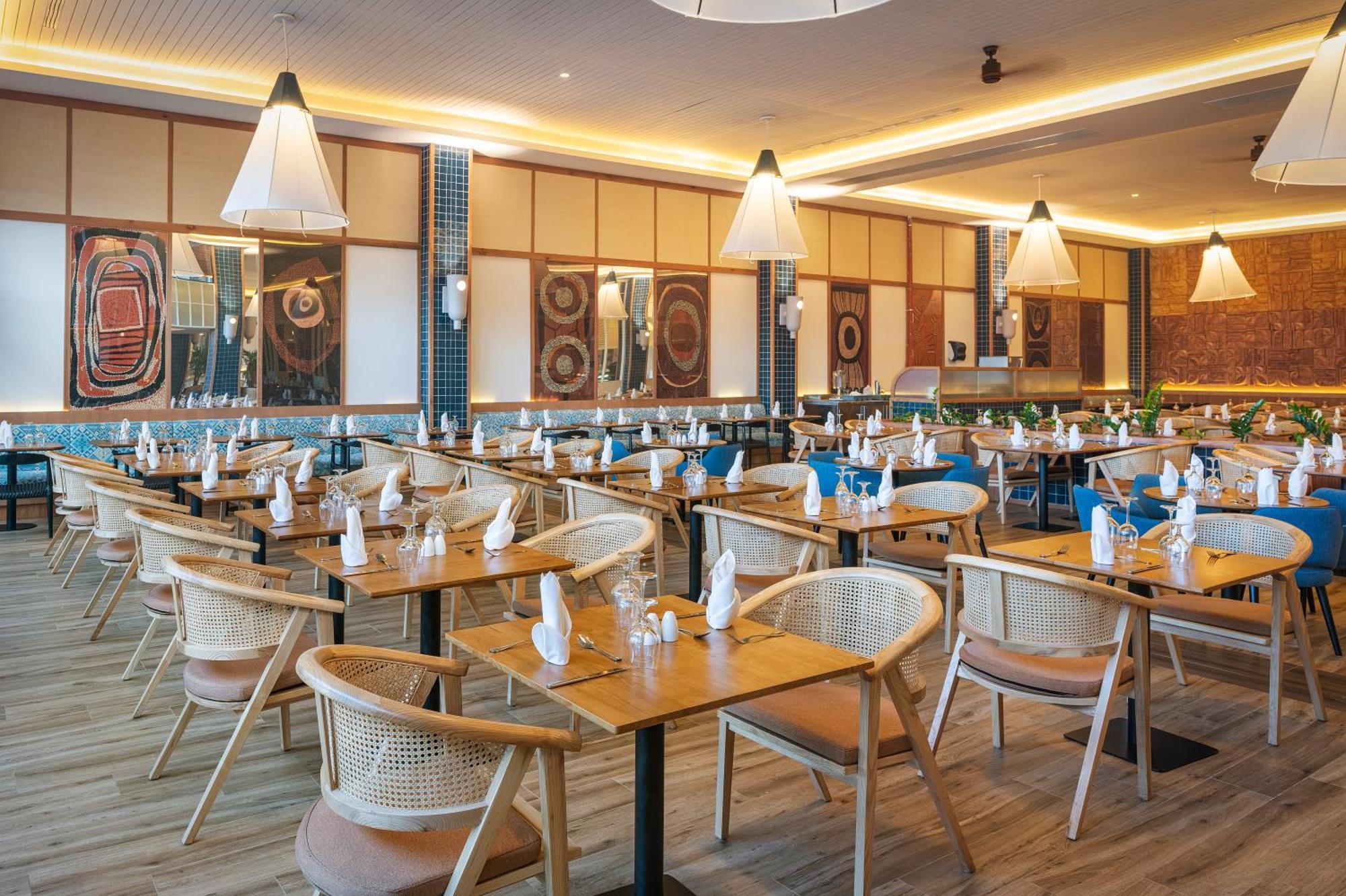 Hotel Ocean Eden Bay (Adults Only) Spring Rises Zewnętrze zdjęcie The interior of the restaurant