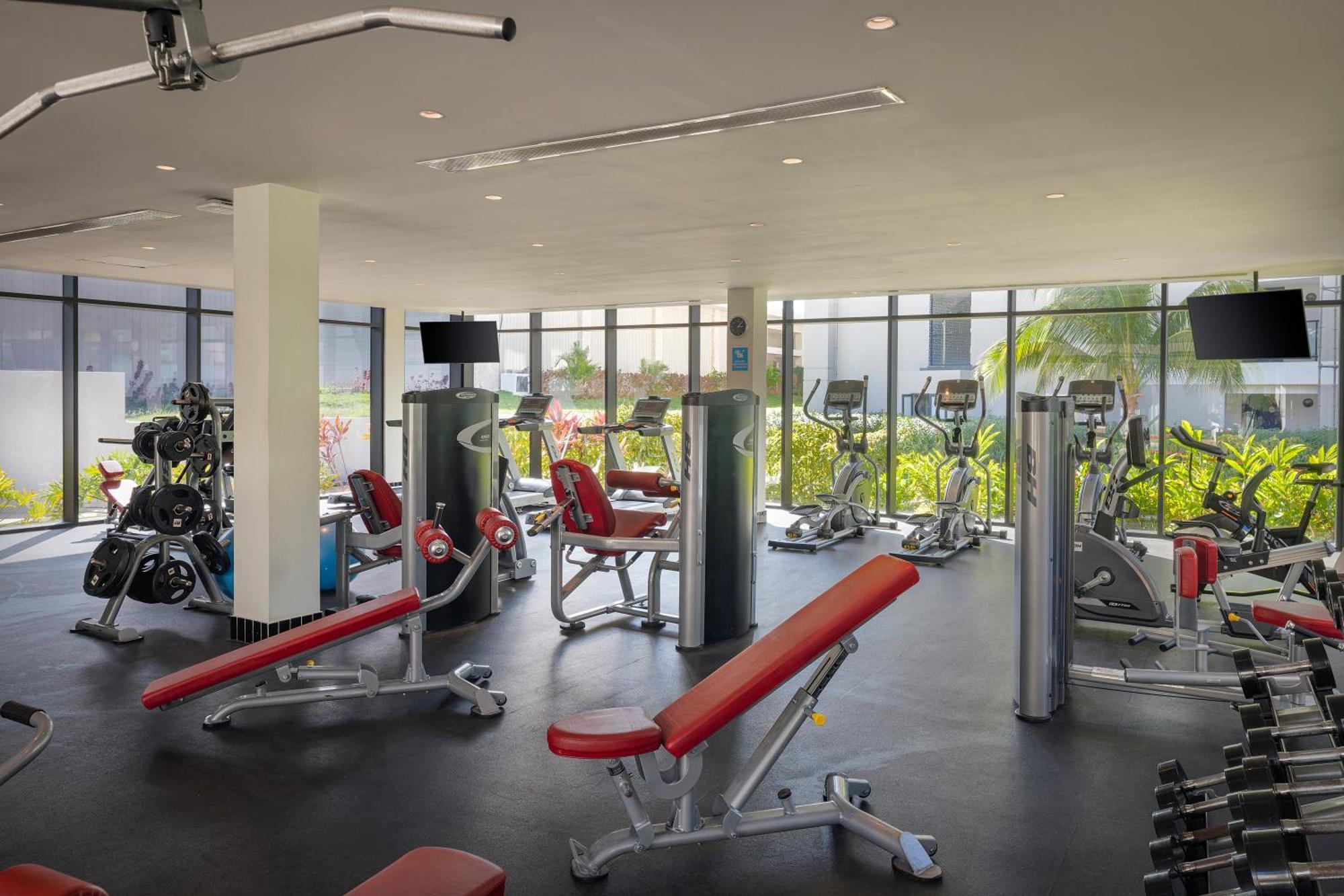 Hotel Ocean Eden Bay (Adults Only) Spring Rises Zewnętrze zdjęcie The gym at the hotel