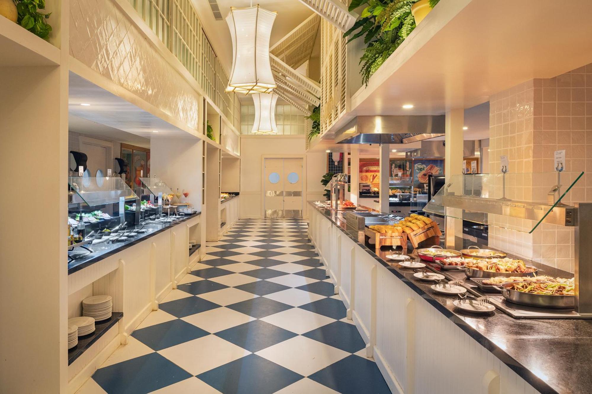 Hotel Ocean Eden Bay (Adults Only) Spring Rises Zewnętrze zdjęcie The buffet at the hotel