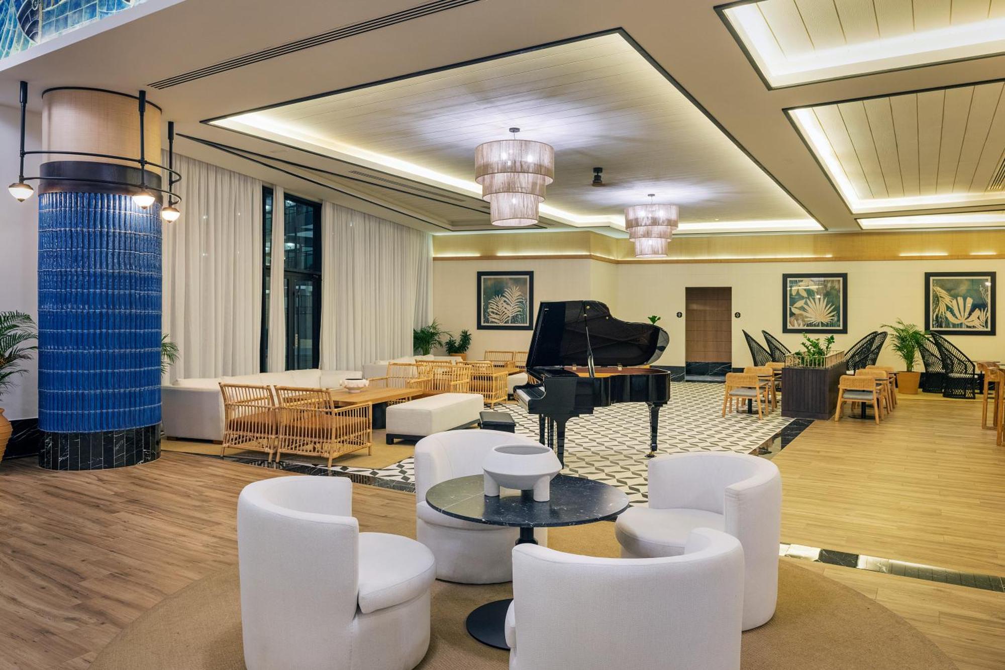 Hotel Ocean Eden Bay (Adults Only) Spring Rises Zewnętrze zdjęcie The lounge at the airport